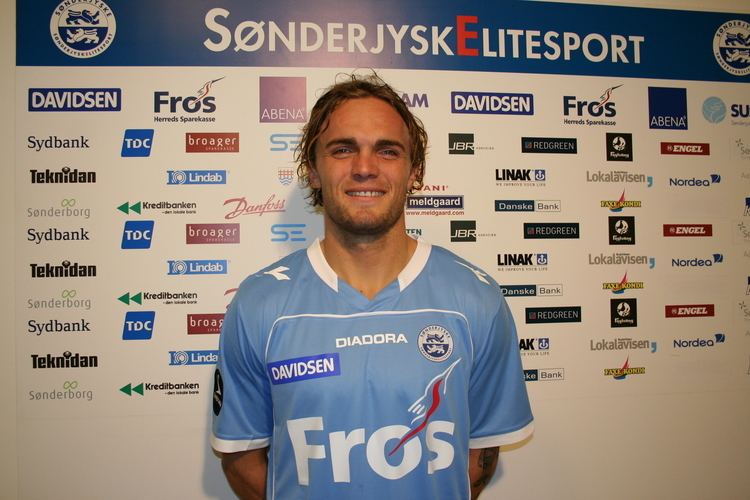 Pierre Kanstrup De lysebl tester mod Viborg FF SnderjyskE Fan