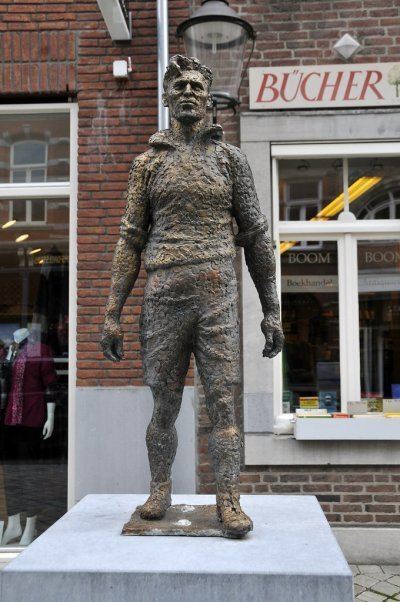 Pierre Massy The Sporting Statues Project Pierre Massy Neerstraat Roermond