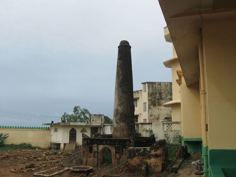 Pillar tomb