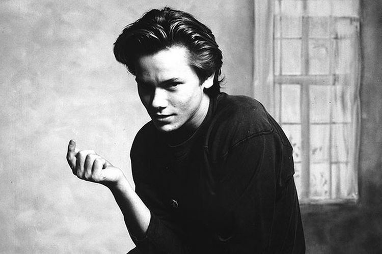 Pin (film) movie scenes VIEW GALLERY UNSPECIFIED 1988 Medium publicity shot of River Phoenix as Danny Pope in the film