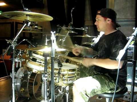 Pinch (drummer) spaun drums soundchecked by Damned drummer YouTube