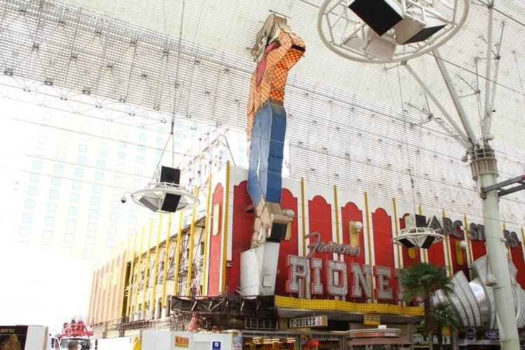 Pioneer Club Las Vegas Fremont Street39s Pioneer Club Gets Its Skin Peeled Off Reveals Las