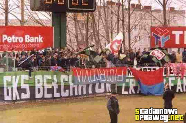 Piotrcovia Piotrków Trybunalski GKS Bechatw skrojone oraz stracone flagi Stadionowi Oprawcy