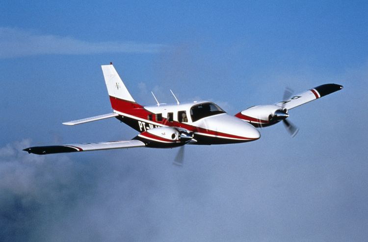 Piper PA-34 Seneca Piper PA 34 Seneca Aircraft history performance and specifications