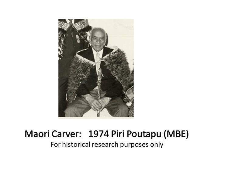 Piri Poutapu Tainui Maori Carver Piri Poutapu MBE Maori Waka Canoe Carver