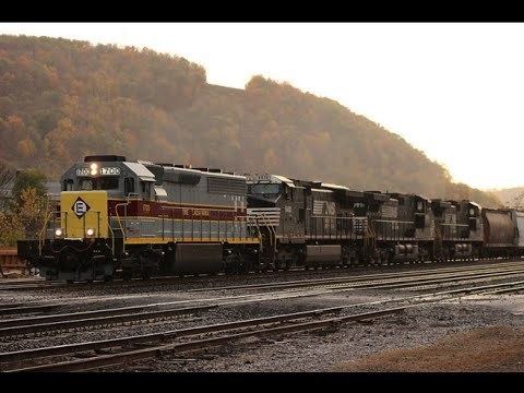 Pittsburgh Line A Few Trains on the NS Pittsburgh Line 101815 YouTube