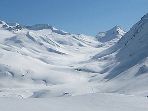 Piz Alv (Lepontine Alps) httpsuploadwikimediaorgwikipediacommonsthu