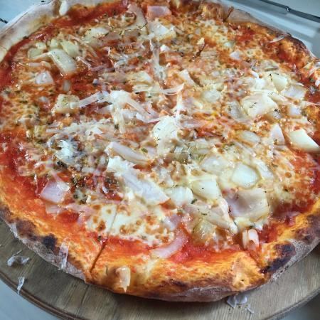 Pizza pugliese Pizza Pugliese Picture of Bistrot Gulli Aljezur TripAdvisor