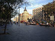 Plaça de la Universitat, Barcelona httpsuploadwikimediaorgwikipediacommonsthu