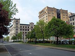 Place d'Youville httpsuploadwikimediaorgwikipediacommonsthu