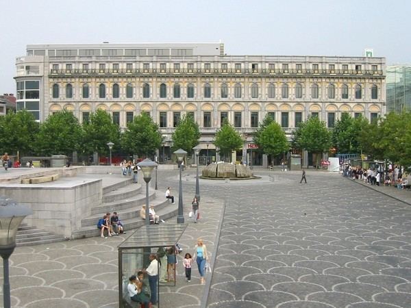 Place Saint-Lambert httpsuploadwikimediaorgwikipediacommons00