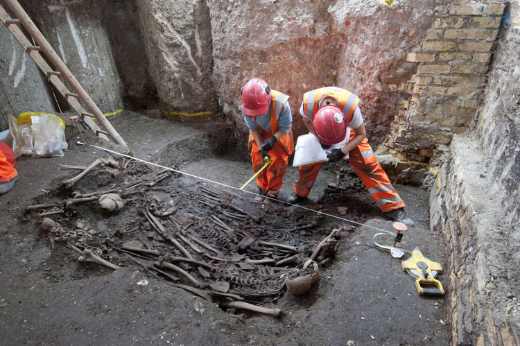 Plague pit Suspected 1665 Great Plague pit unearthed at Crossrail Liverpool