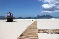 Playa de El Rinconcillo httpsuploadwikimediaorgwikipediacommonsthu