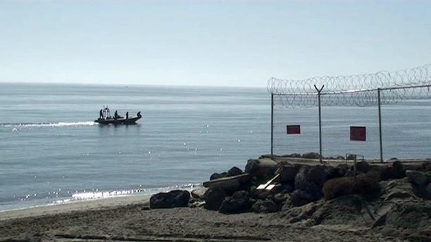 Playa El Tarajal Ceuta espera la llegada de mil inmigrantes en la playa del Tarajal