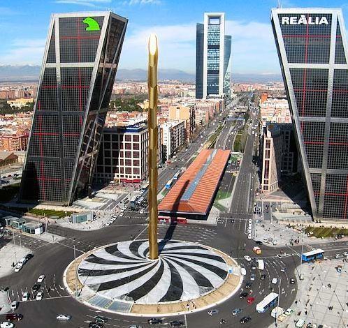 Plaza de Castilla Panormica de la Plaza de Castilla de Madrid A SLO 2 CUADRAS A LA