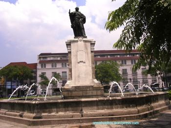 Plaza de Roma Plaza de Roma in front of the Manila Cathedral Intramuros Manila