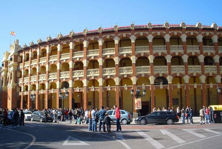 Plaza de Toros de Zaragoza FileZaragoza Plaza de Toros 4jpg Wikimedia Commons
