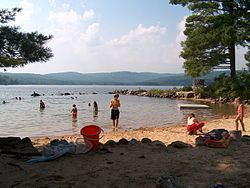 Pleasant Lake (New London, New Hampshire) httpsuploadwikimediaorgwikipediacommonsthu