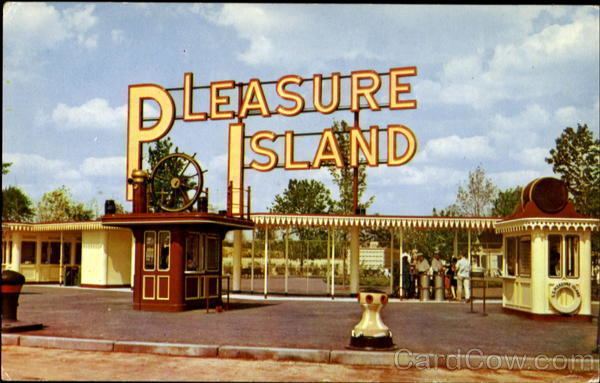 Pleasure Island (Massachusetts amusement park) Photos of Pleasure Island Wakefield Pleasure Island Entrance