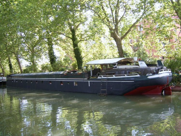 Péniche (barge) 1000 images about Pniche on Pinterest Decks Houseboat amsterdam