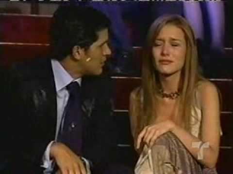 Roberto Cano as Pablo talking to Carolina Acevedo as Maria in a scene from the 2000 Telenovela "Pobre Pablo"