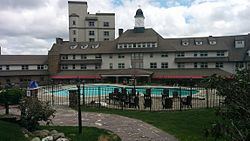 Pocono Manor, Pennsylvania httpsuploadwikimediaorgwikipediaenthumb1