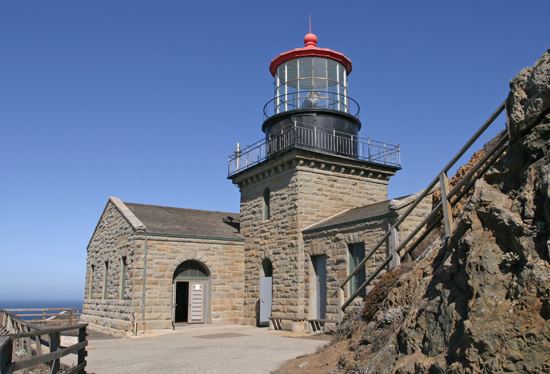 Point Sur Lighthouse Point Sur Lighthouse California at Lighthousefriendscom