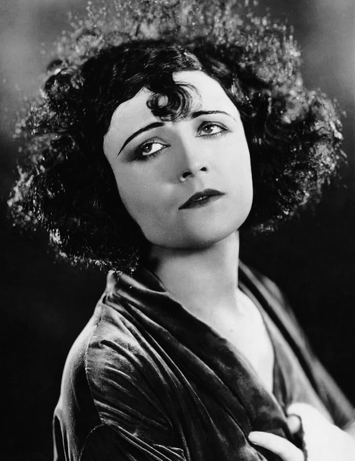 Pola Negri Meredy39s Pola Negri Trivia Mania