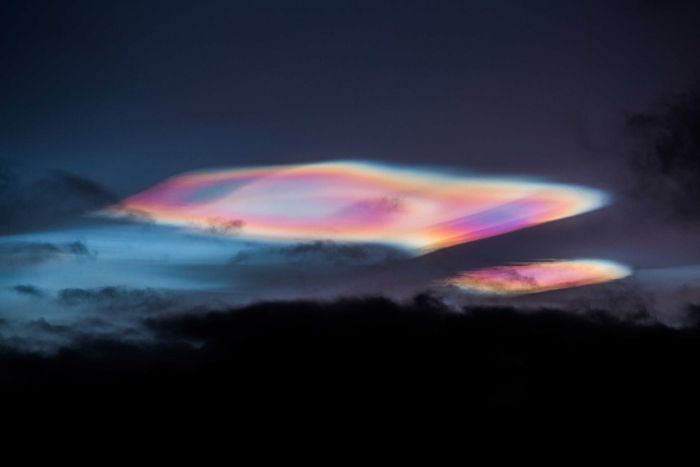 Polar stratospheric cloud Spectacular polar stratospheric clouds lighting up Norway skies