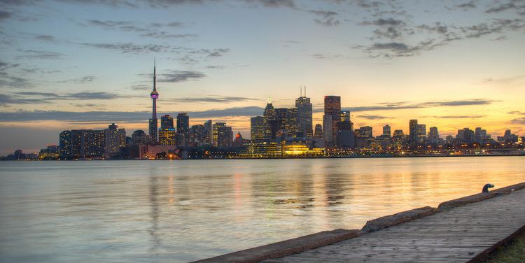 Polson Pier Make the most of the Toronto Waterfront at Polson Pier Pier27 Tower