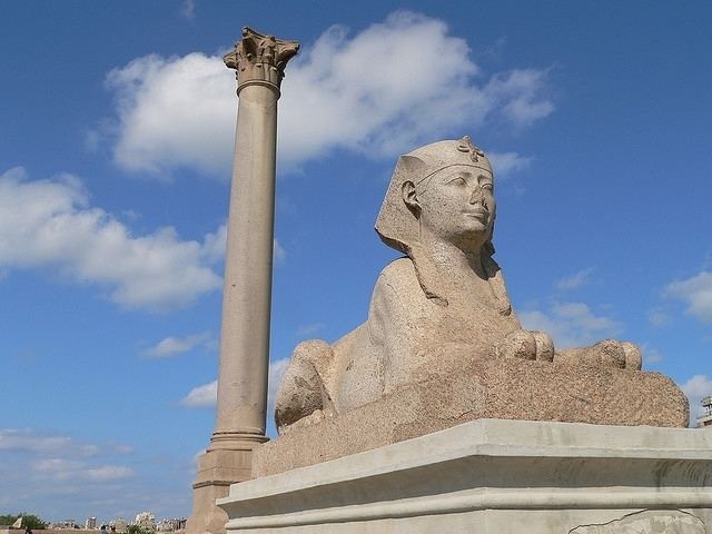 Pompey's Pillar (column) Pompey39s Pillar Column in Alexandria Egypt