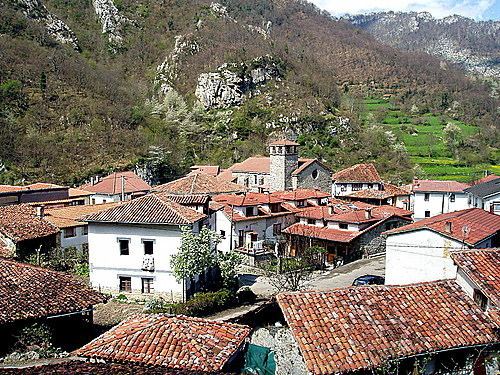 Ponga, Asturias httpsmw2googlecommwpanoramiophotosmedium