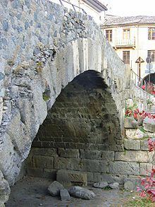Pont de Pierre (Aosta) httpsuploadwikimediaorgwikipediacommonsthu