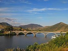Ponte Almirante Sarmento Rodrigues httpsuploadwikimediaorgwikipediacommonsthu
