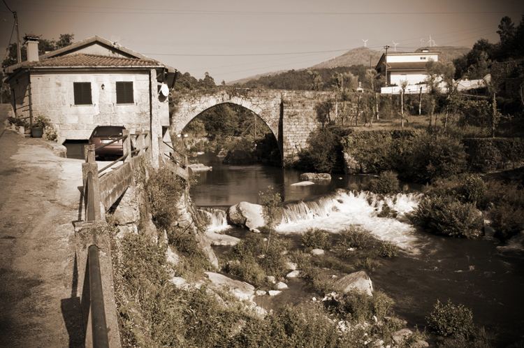 Ponte de Mem Gutierres Ponte de Mem Gutierres Quinta de So Vicente Turismo Geraz do