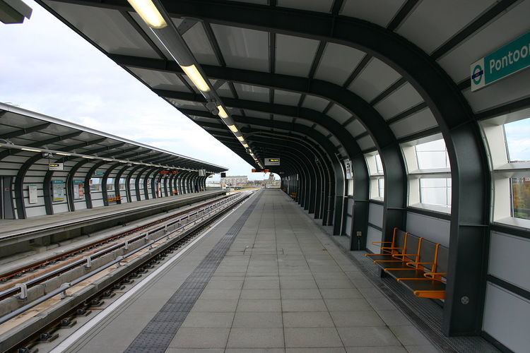 Pontoon Dock DLR station