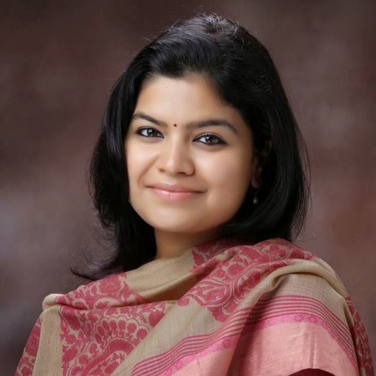 Poonam Mahajan Poonam Mahajan YouTube