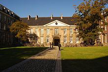 Pope's College, Leuven httpsuploadwikimediaorgwikipediacommonsthu