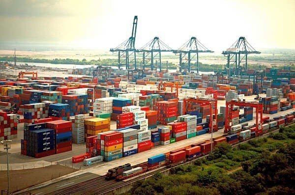 Port of Lázaro Cárdenas Mexican Navy could assume management of ports