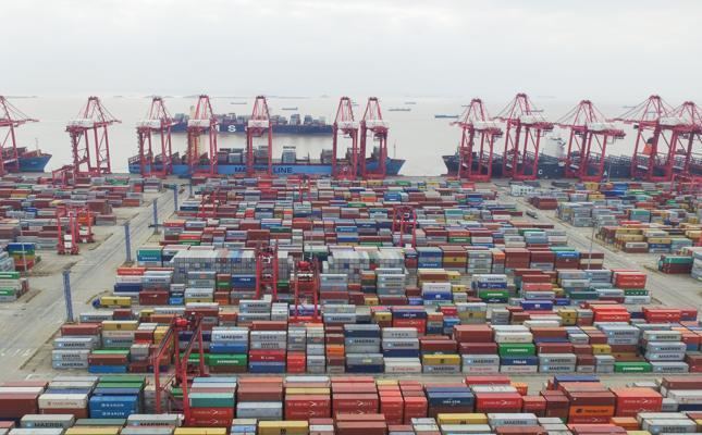 Ningbo Zhoushan Port becomes first port with annual cargo