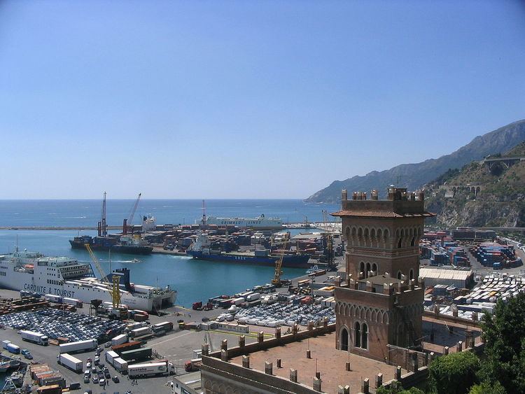 Port of Salerno httpsuploadwikimediaorgwikipediacommonsthu