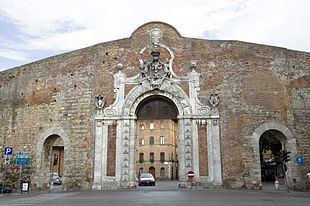 Porta Camollia, Siena httpsuploadwikimediaorgwikipediacommonsthu