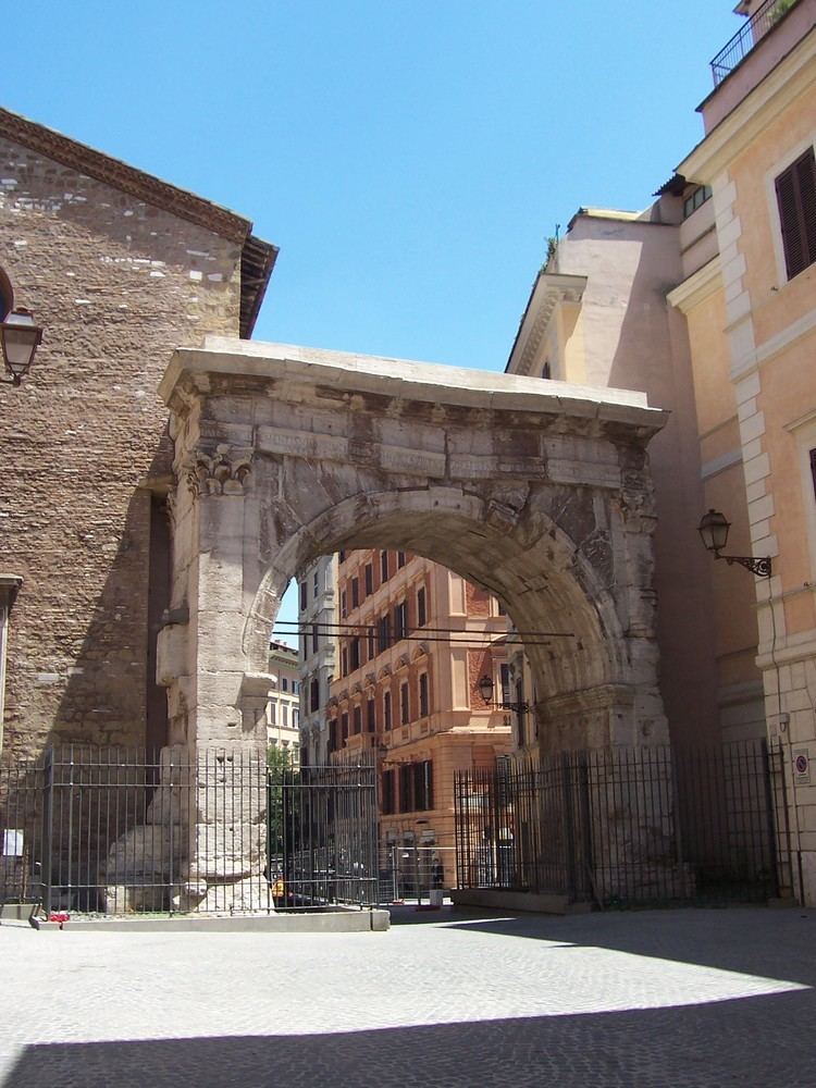 Porta Esquilina FileArco di Gallieno o Porta Esquilina lato interno Panairjdde