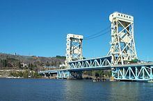 Portage Lake Lift Bridge httpsuploadwikimediaorgwikipediacommonsthu