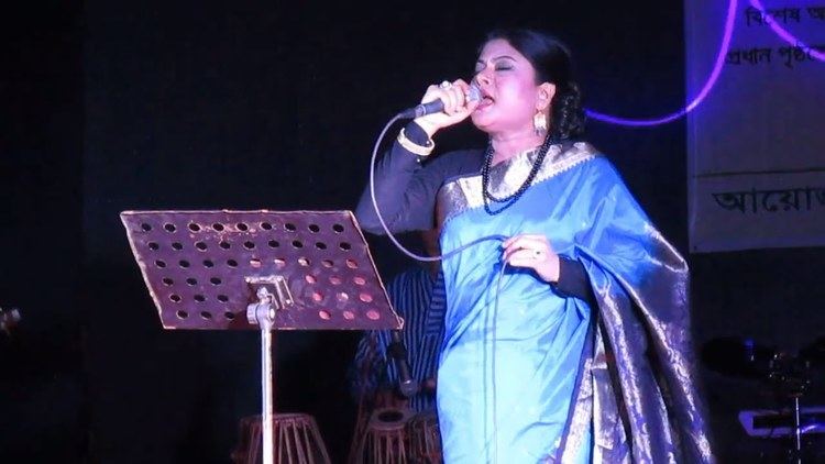 Premer Taj Mahal Amar Premer Tajmahal Live song by Singer Kanak Chapa in Durga Puja