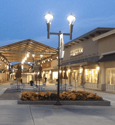Premium Outlets Montreal httpsstatic1squarespacecomstatic529fc0c0e4b