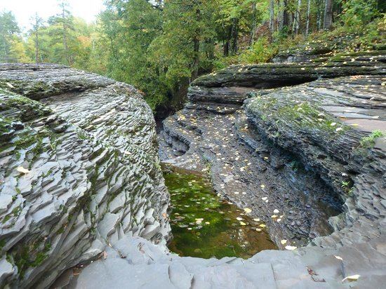 Presque Isle River httpsmediacdntripadvisorcommediaphotos04