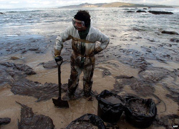 Prestige oil spill Prestige oil tanker disaster crew acquitted in Spain BBC News