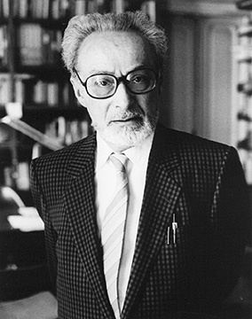 Primo Levi httpsinchcomarilevigifsleviportraitjpg