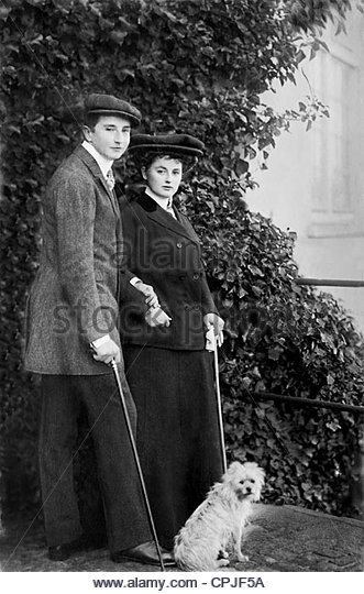 Prince August Wilhelm of Prussia Prince August Wilhelm of Prussia and his wife 1909 Stock Image